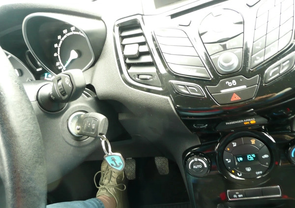 Ford Fiesta cena 38400 przebieg: 51900, rok produkcji 2017 z Koszalin małe 667